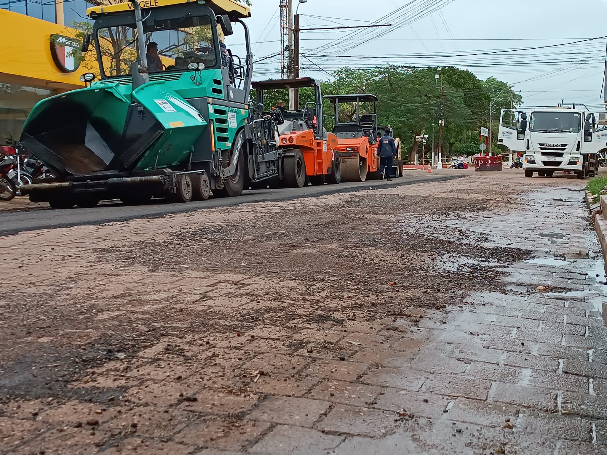 Continúan los trabajos de asfaltado y bacheo de las calles de Concepción