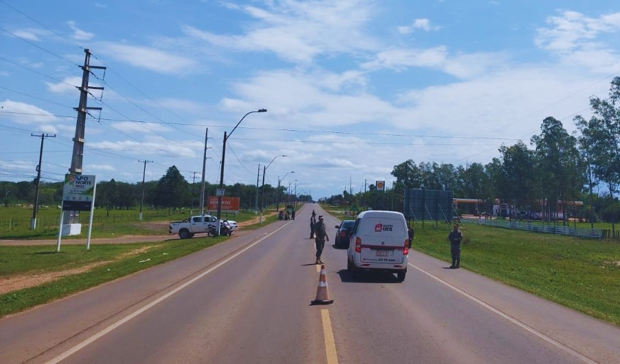Realizan operativos de control de personas y vehículos sobre la ruta PY05