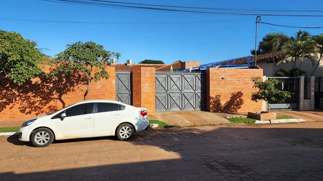 Comitiva del Gobierno visita a la familia Denis en Concepción