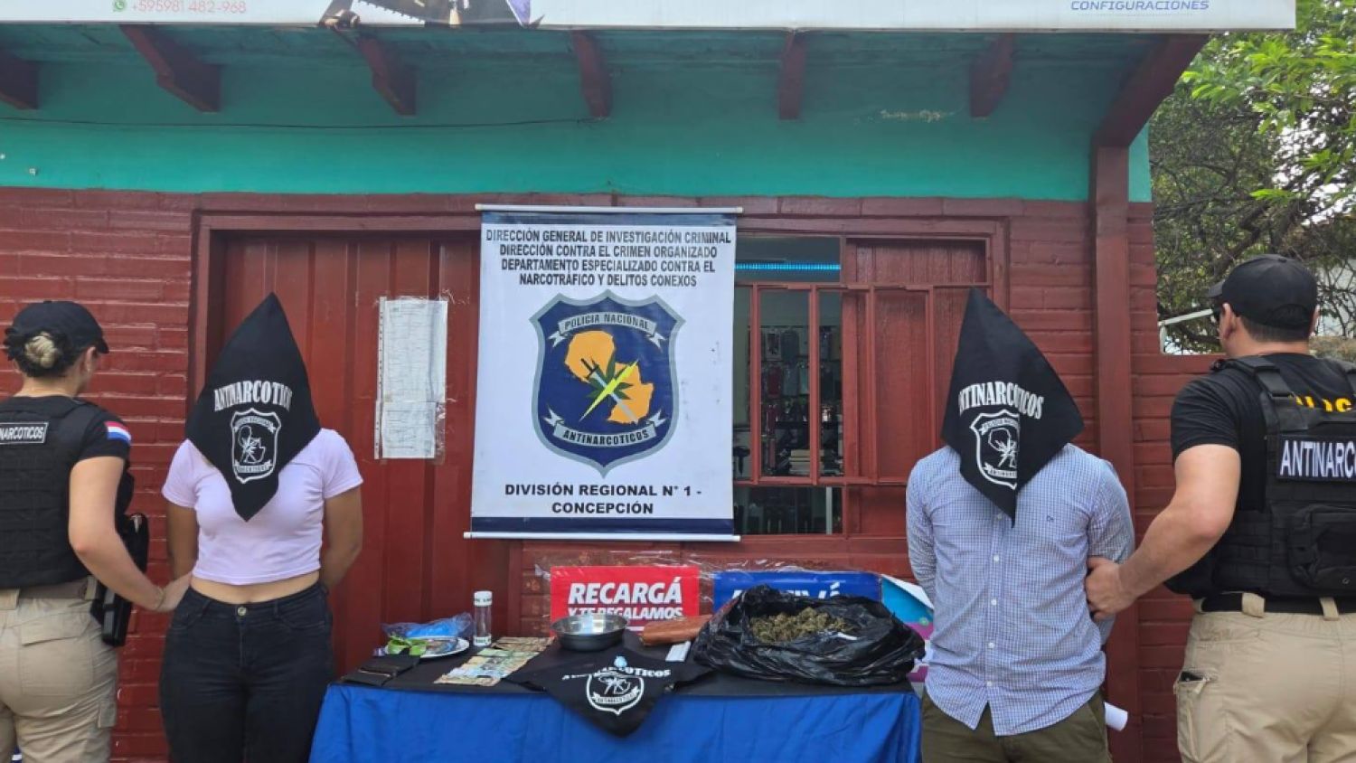 Un local de celulares escondía un punto de venta de drogas en el barrio Itacurubí de Concepción