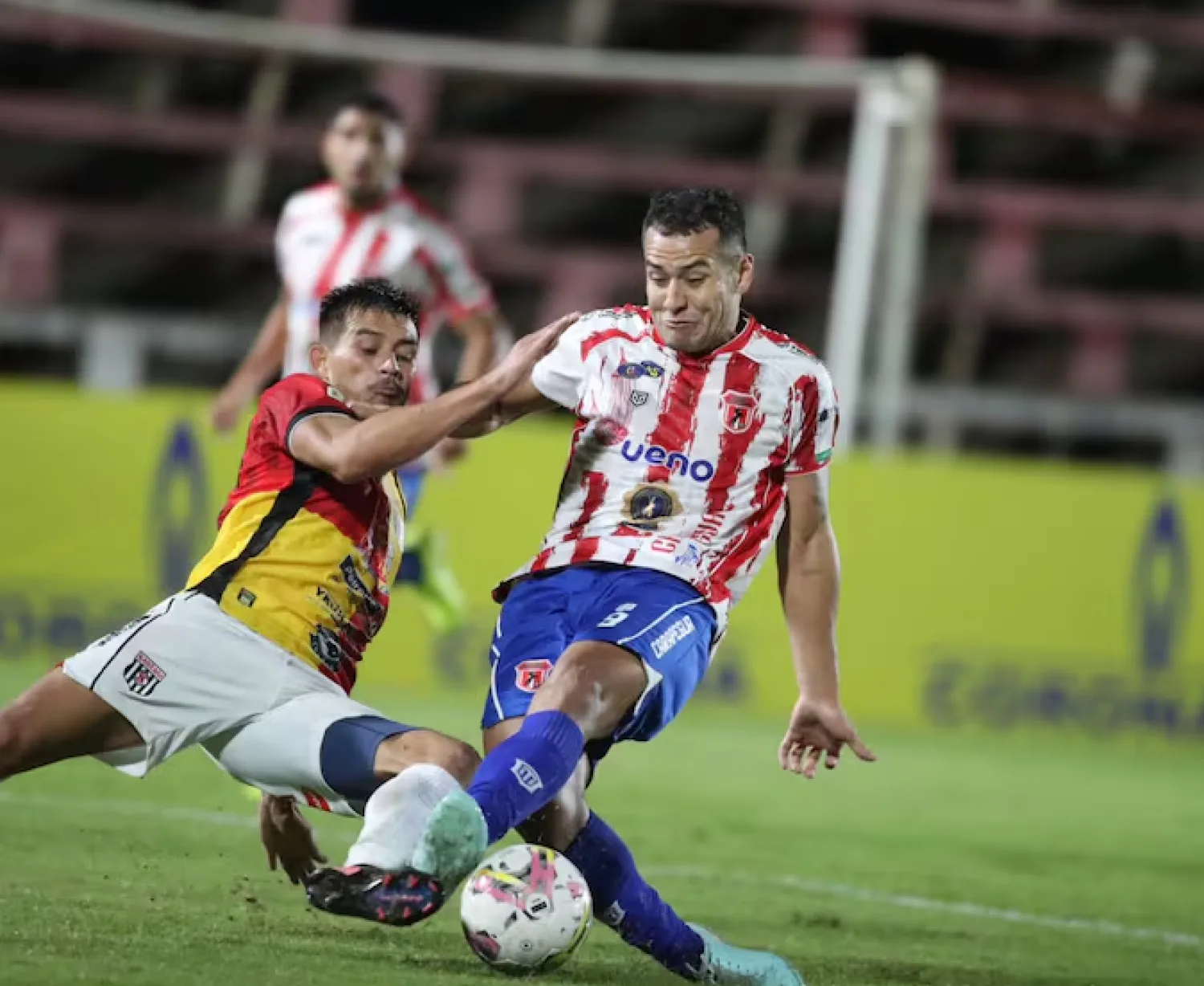Sportivo Carapeguá vence a Deportivo Santaní y se coloca segundo en la Intermedia