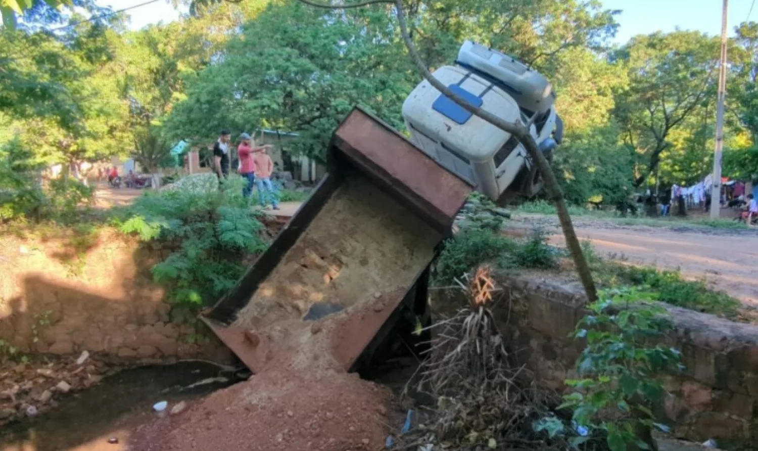 Colapso de puente en Santo Rey evidencia deterioro de infraestructura vial