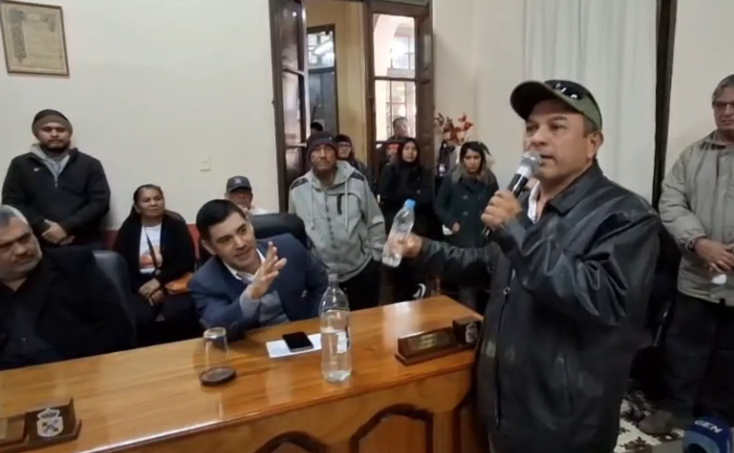 Incidente en la Junta Municipal en medio de reclamos contra la ESSAP