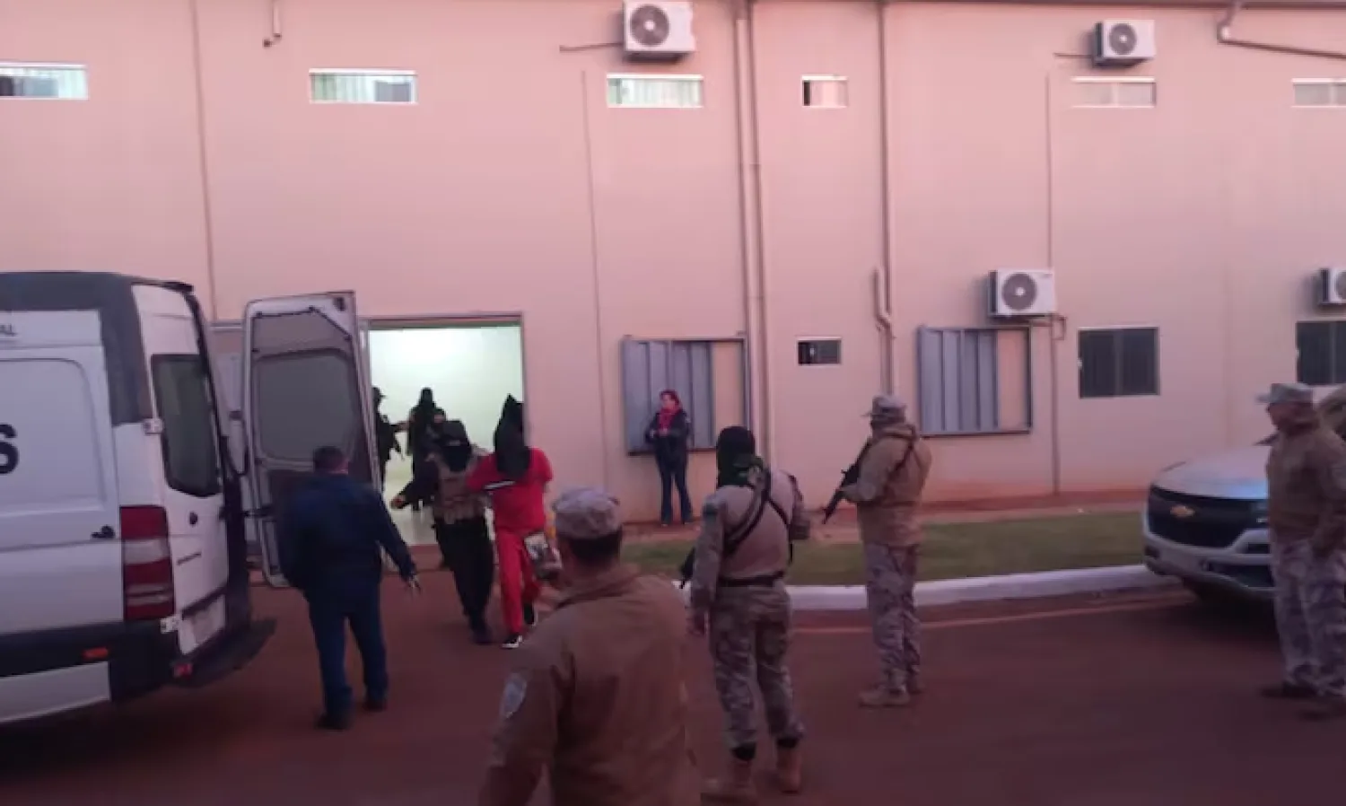 Minga Guazú: requisa en penal incauta elementos prohibidos y traslada a siete internos