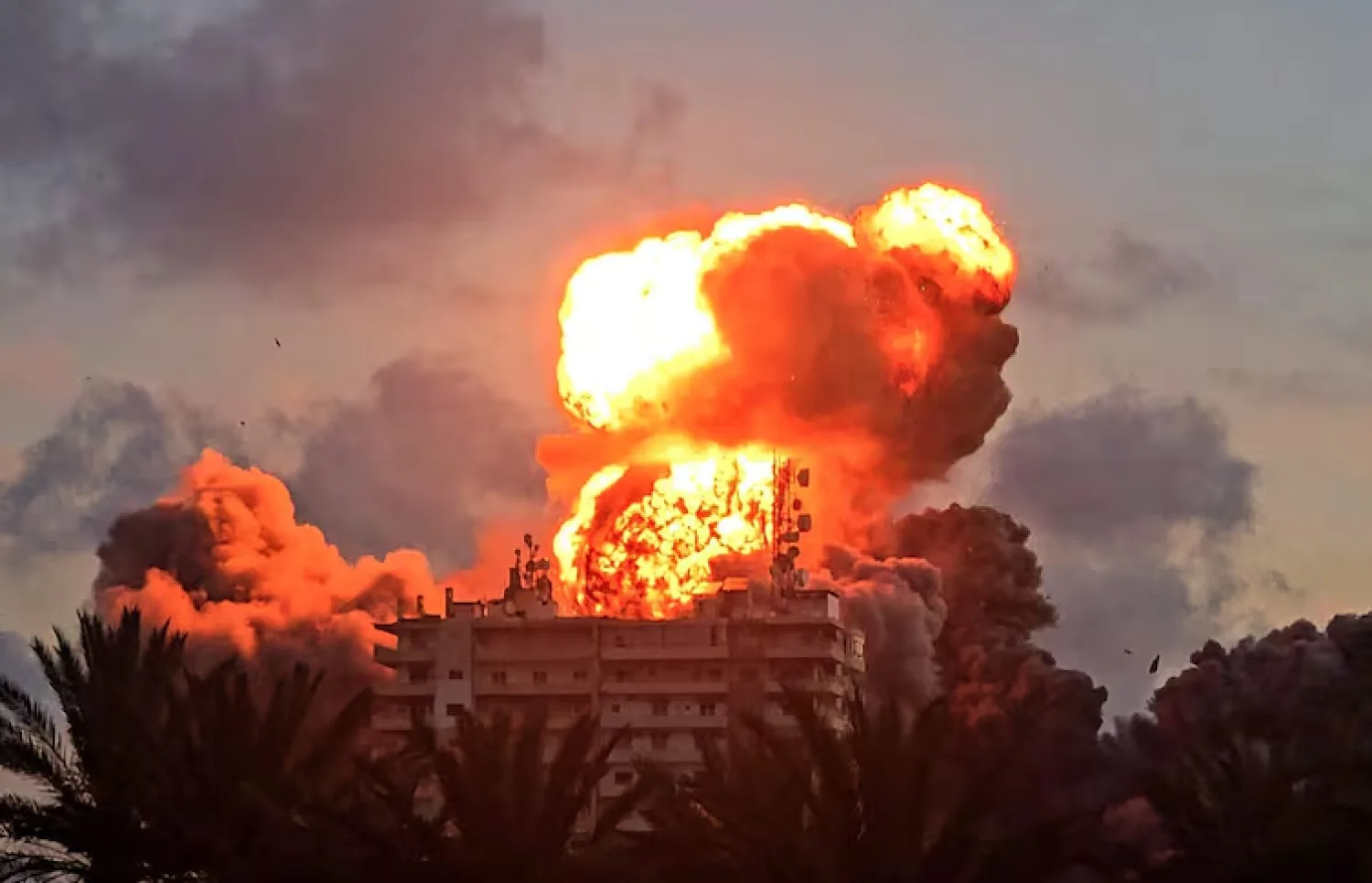 Ministro israelí llama a derruir 100 edificios en Beirut por cada dron que dañe a soldados