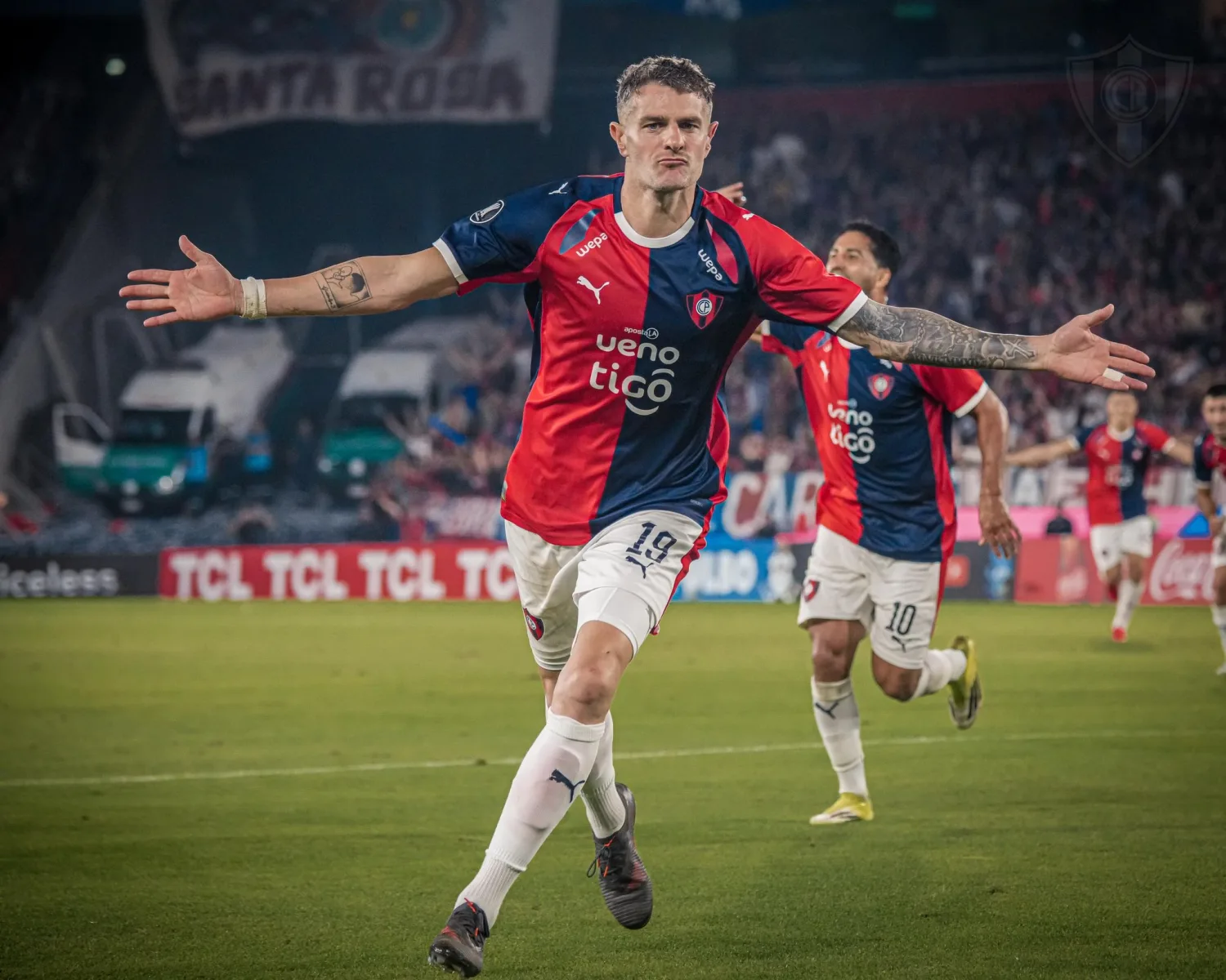 Cerro Porteño supera a Sporting Cristal, ratifica su buen momento y clasifica a octavos como líder