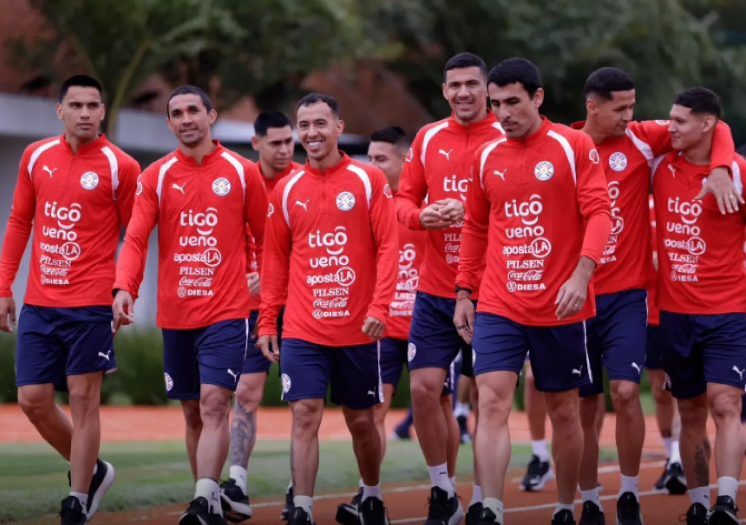 Con plantel completo la Albirroja se moviliza esperando su ansiado retorno al Mundial