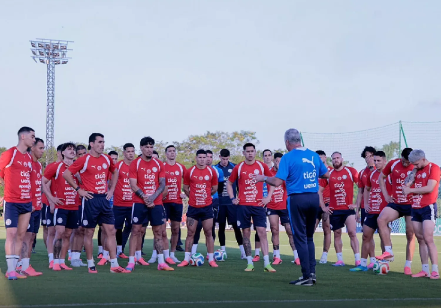 Albirroja se despide de su pueblo camino al Mundial