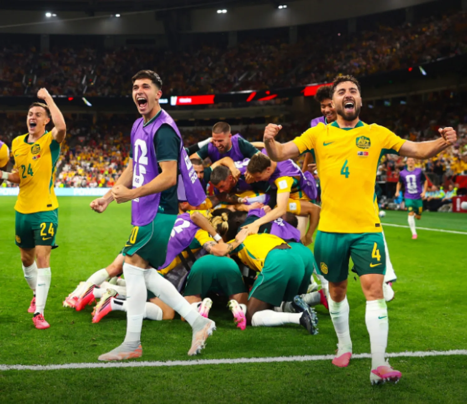 Australia da el golpe ante Turquía y mete presión a Paraguay