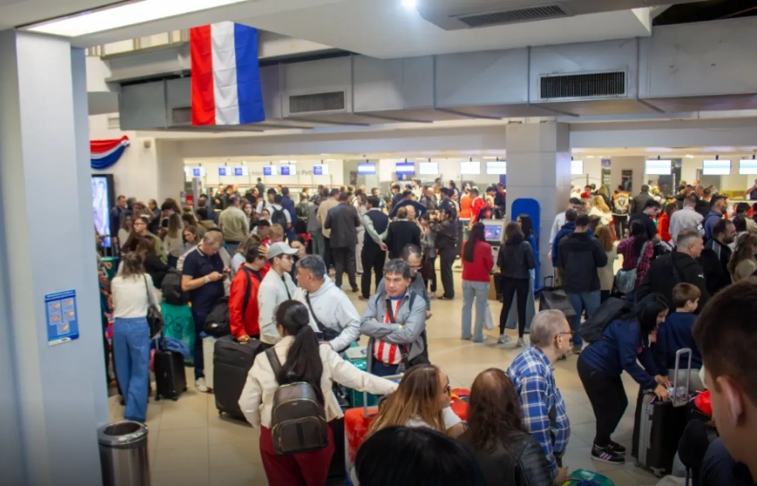 Más de 8.000 paraguayos y residentes viajaron a Estados Unidos para alentar a la Albirroja