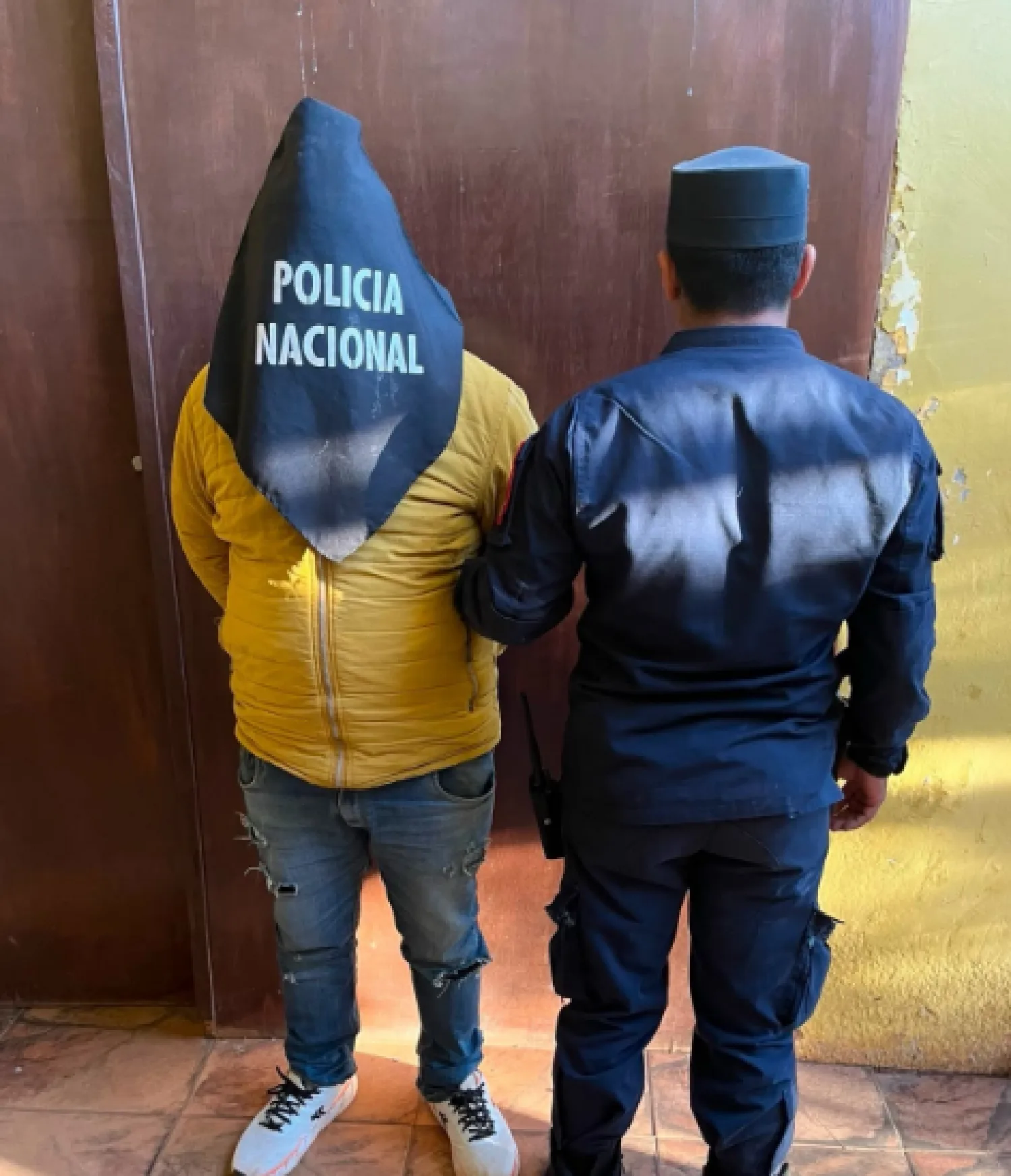 Aprehenden a un hombre luego de que uno de sus hijos denunciara presuntos maltratos