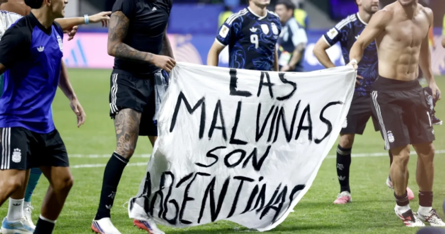 Gobierno británico protesta ante FIFA por cartel sobre Malvinas