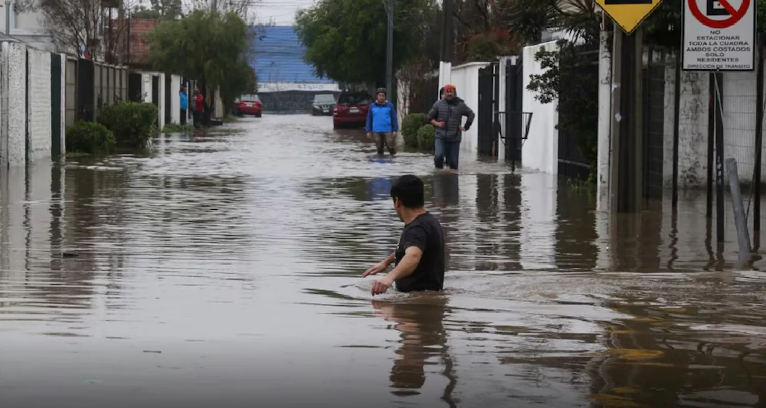 Chile declaró el estado de catástrofe tras un temporal que dejó al menos 10 muertos y más de 1.100 viviendas destruidas