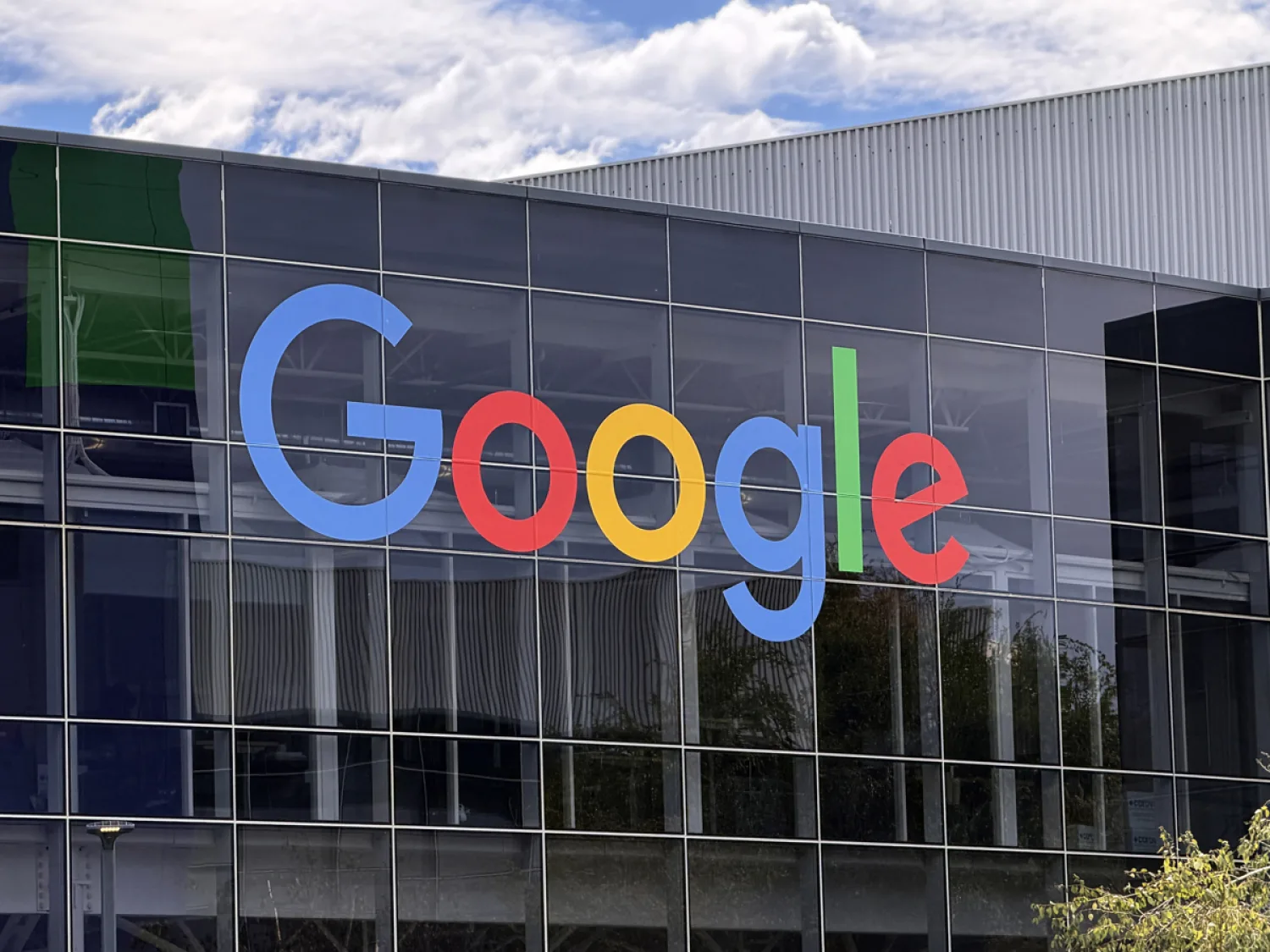 UE multa a Google por más de USD 1.000 millones por prácticas anticompetitivas y aumenta la tensión con EE.UU