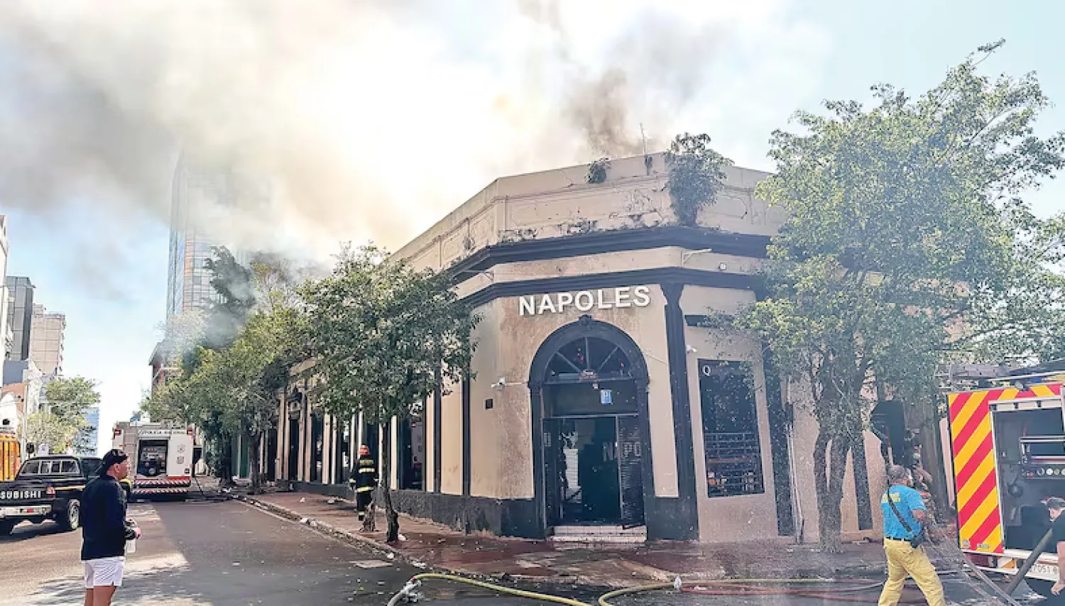 Incendio destruye un local nocturno de Asunción