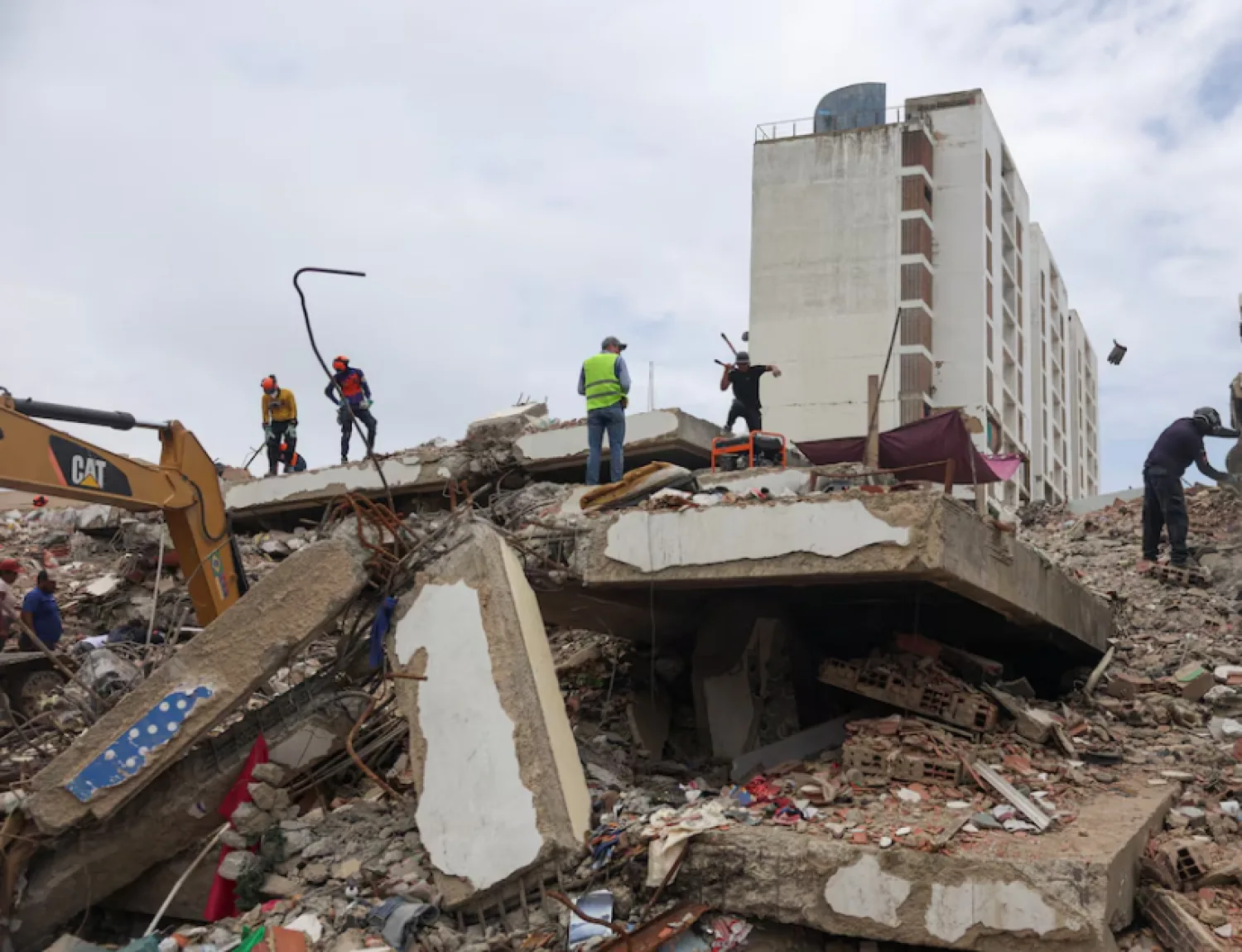 Aumenta a más de 6.000 la cifra de fallecidos por el doble terremoto en Venezuela