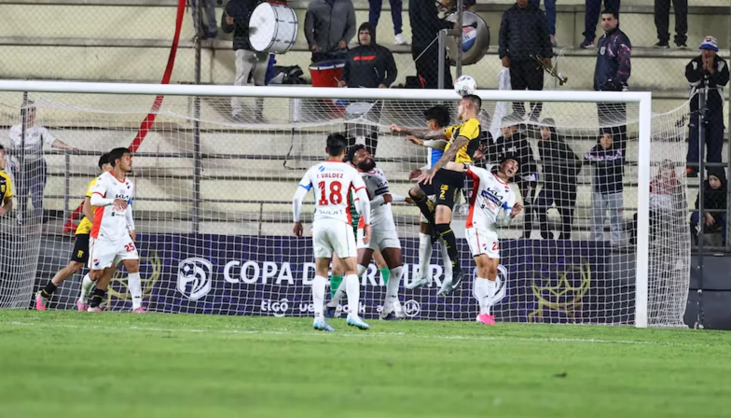 Repartija de puntos en el Arsenio Erico