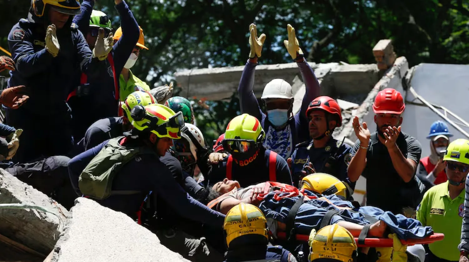 Colombia busca sin pausa a más sobrevivientes del potente sismo