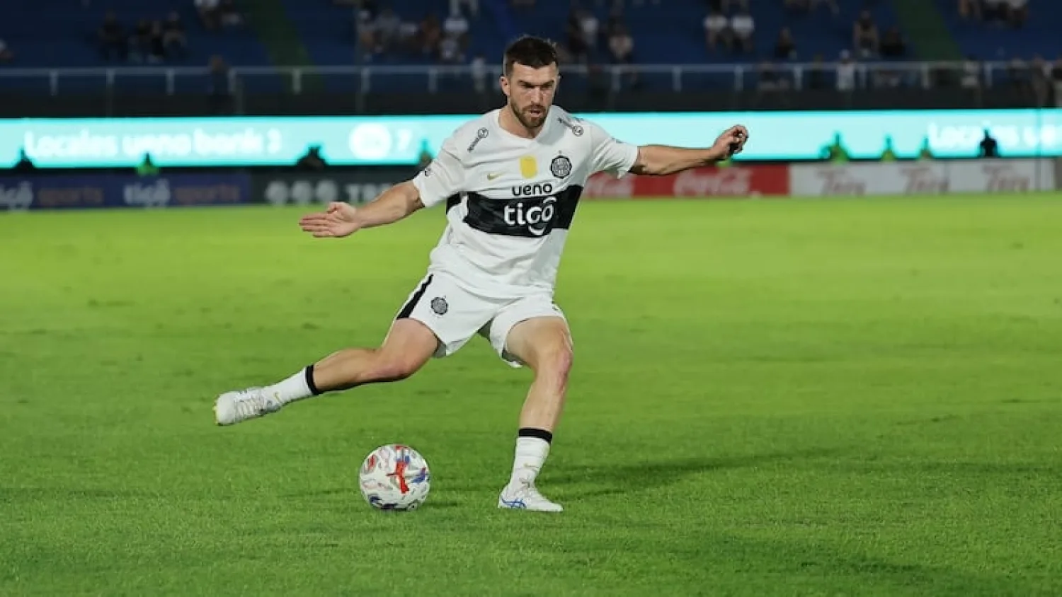 El “efecto Payne” llega con fútbol y triunfos para Olimpia