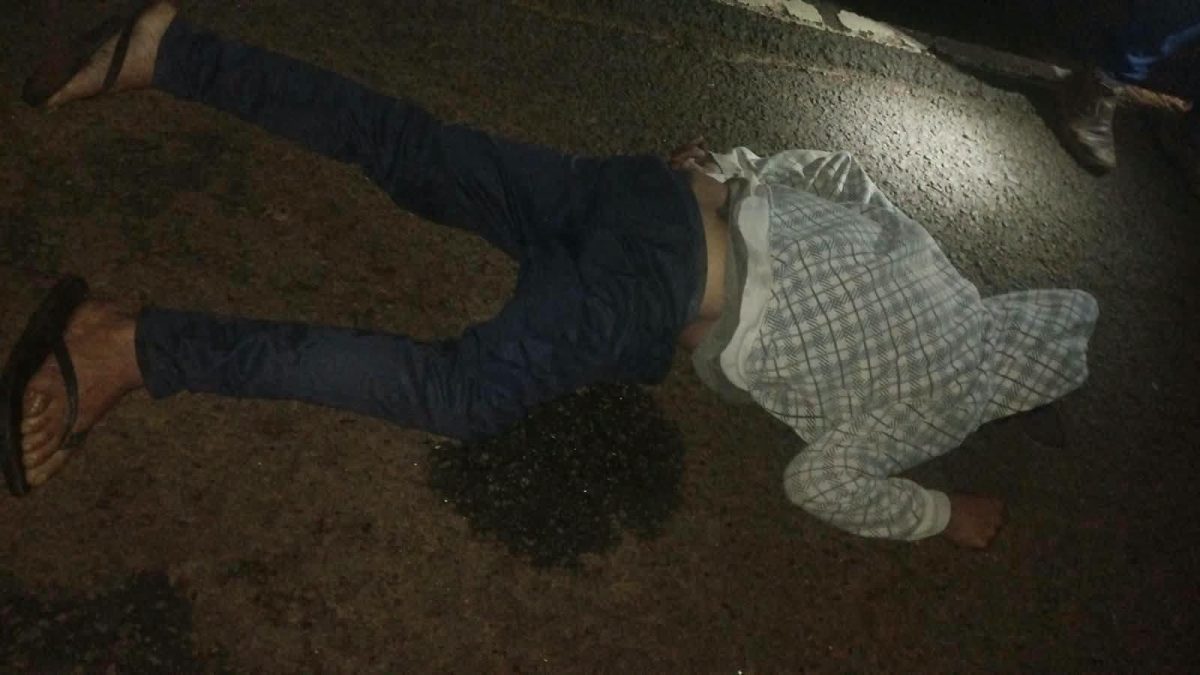 Hallan sin vida a un hombre en la vía pública en Azotey