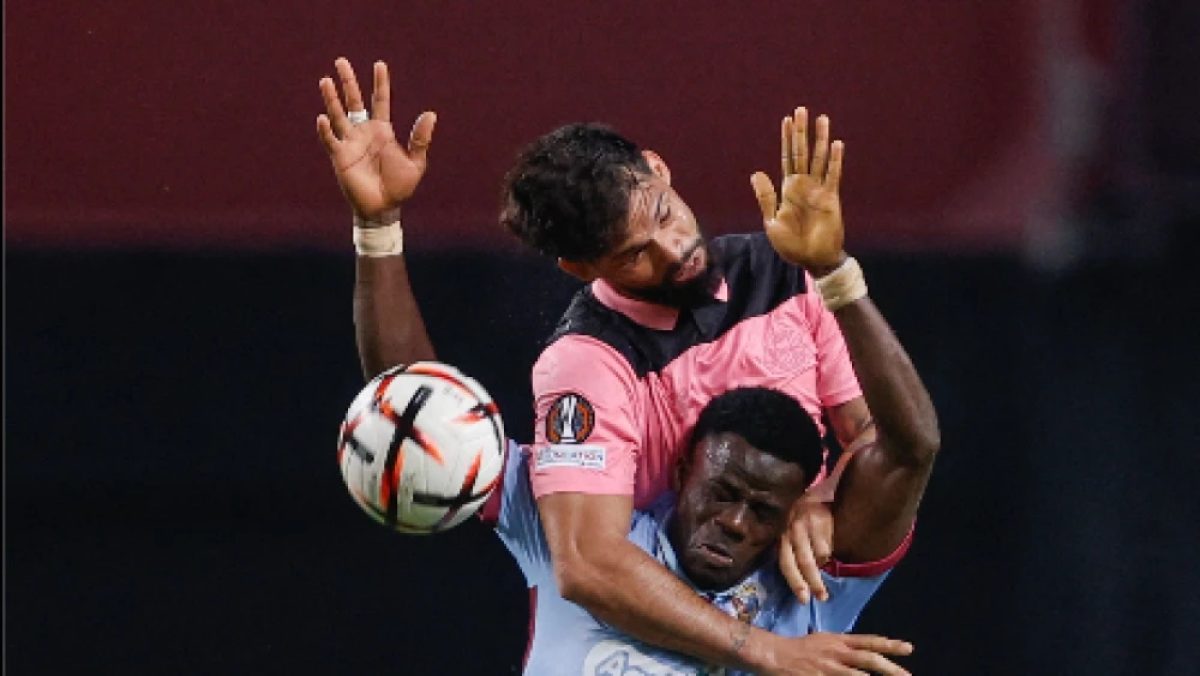 Omar Alderete estuvo en victoria de Sunderland