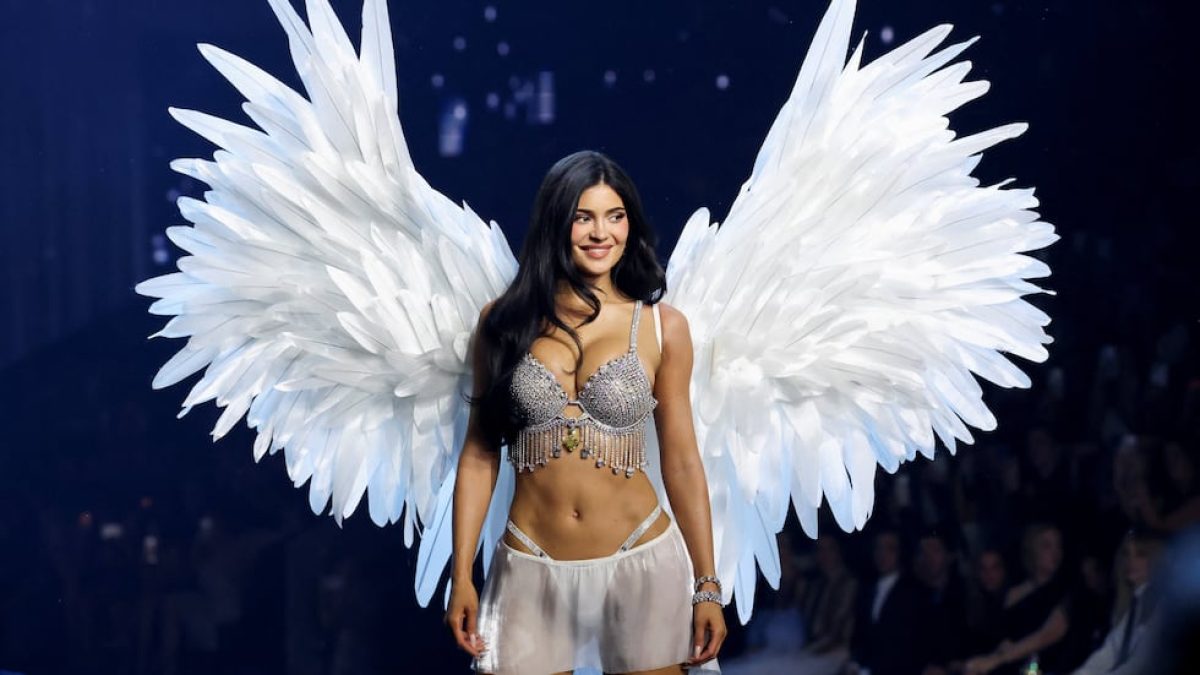 Kylie Jenner debuta en el desfile de Victoria’s Secret con un Fantasy Bra de 50 millones, el más caro de la historia