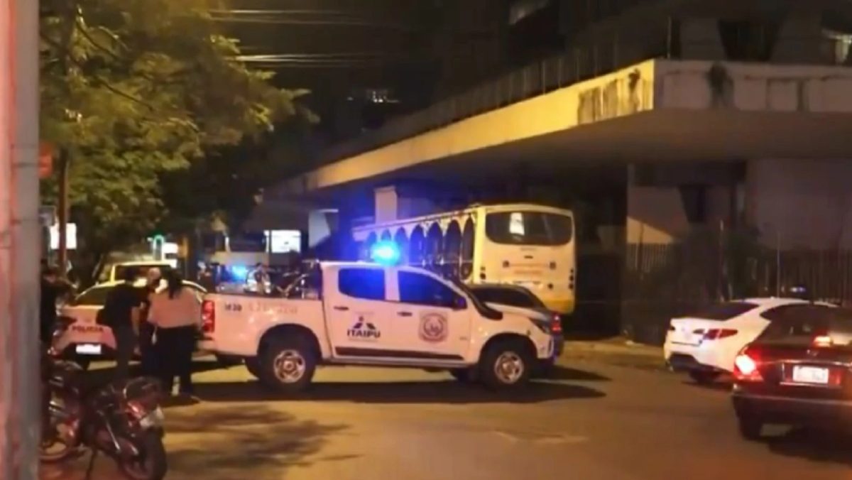 Choque entre bus y automóvil se cobra la vida de una mujer de 80 años en microcentro de Asunción