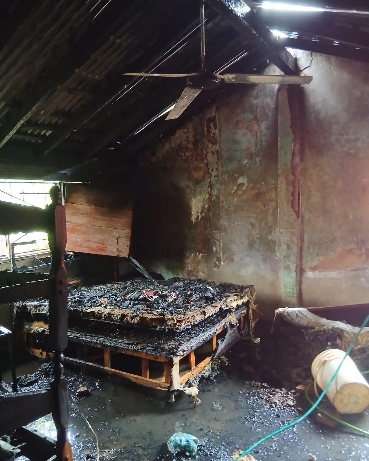 Incendio afectó parcialmente una vivienda en Loreto