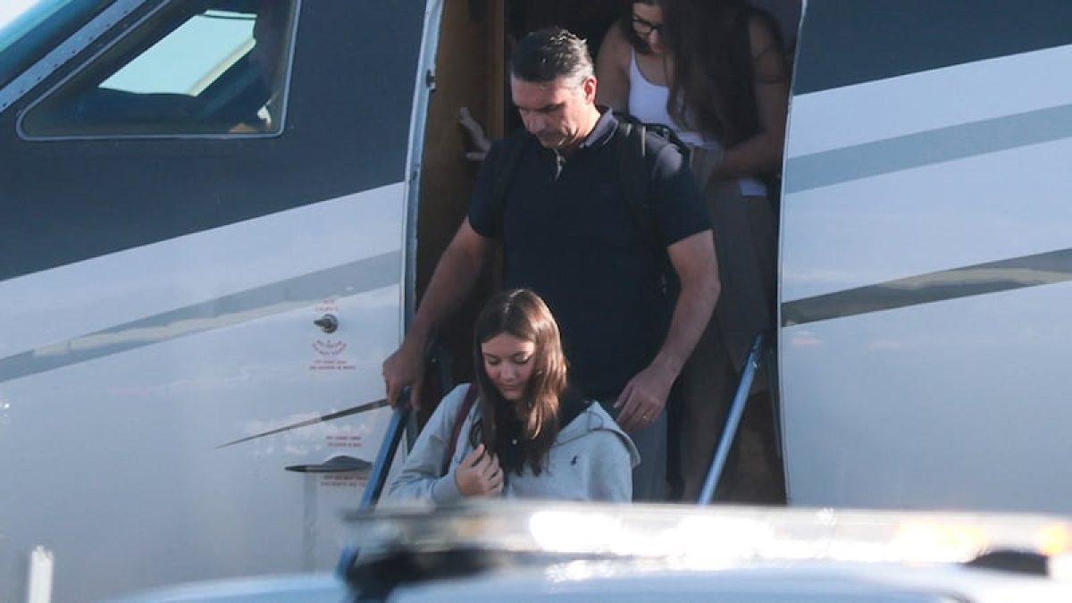 Flávio Bolsonaro se declara líder y desata burlas desde su exilio