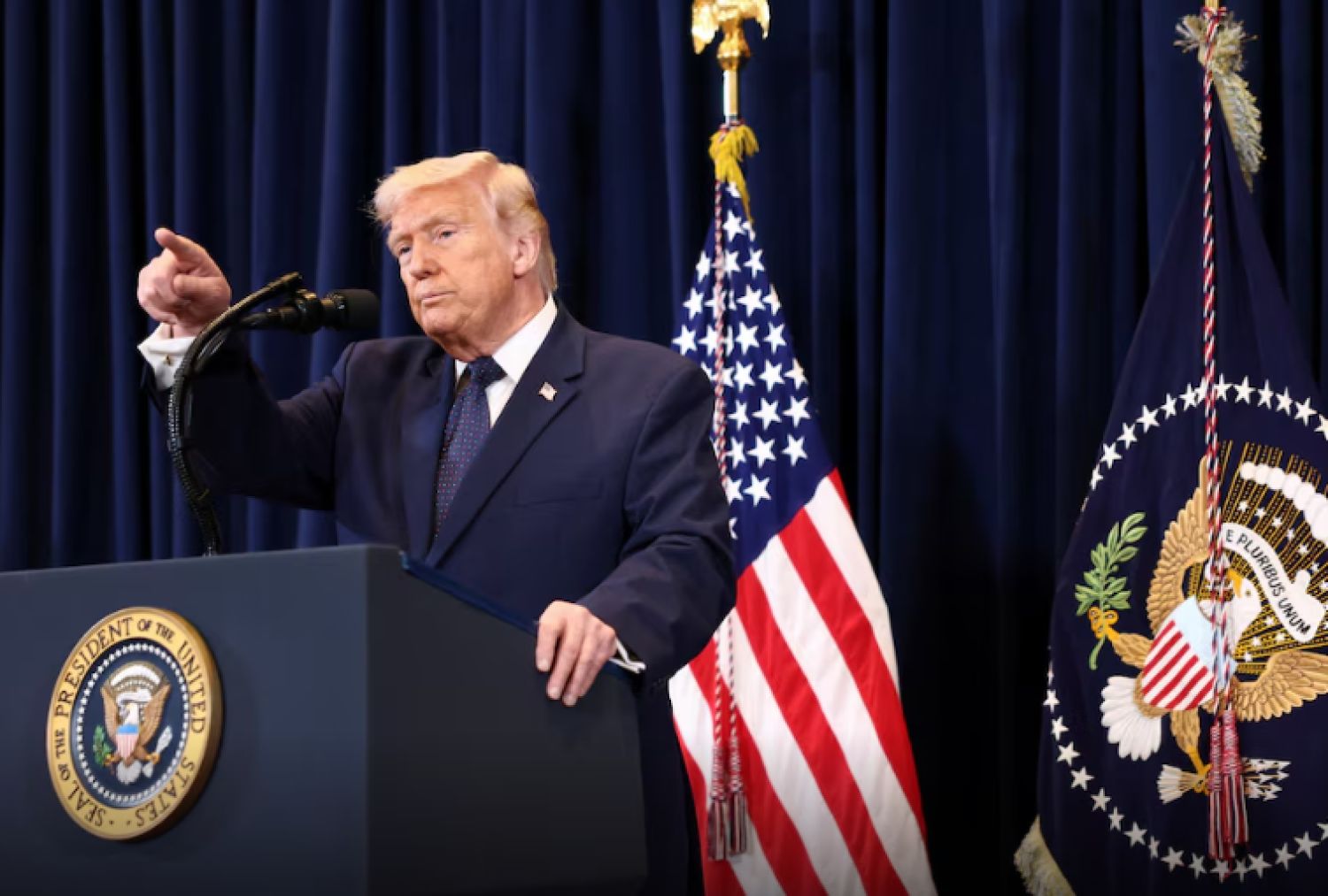 Estados Unidos suspendió temporalmente algunas sanciones petroleras para estabilizar el mercado mundial del crudo 10 de marzo de 2026