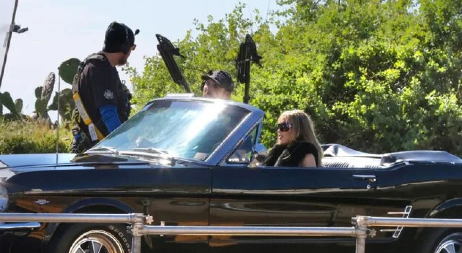 Miley Cyrus vista filmando ‘Especial del 20º aniversario de Hannah Montana’ en Malibú