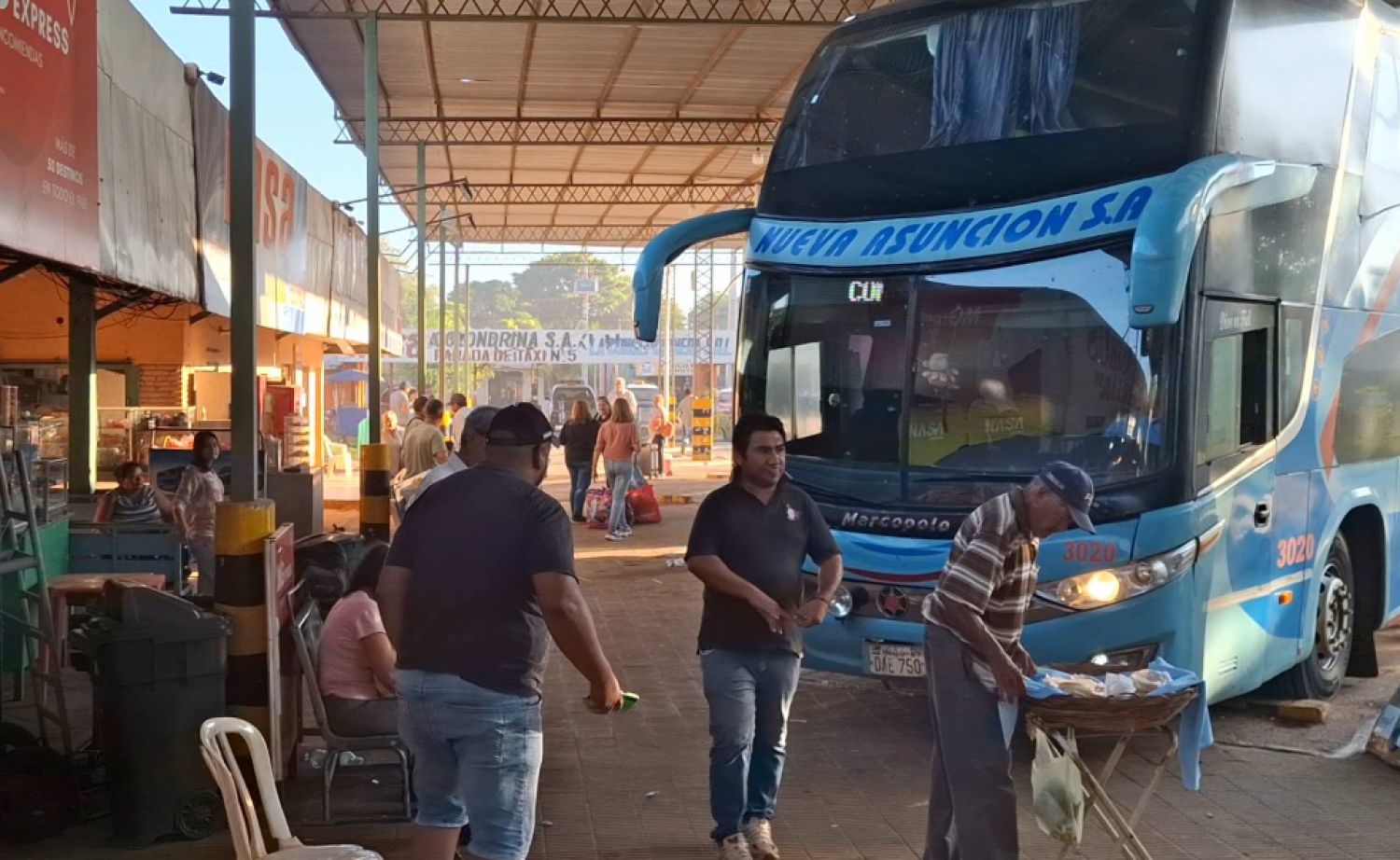 Gran afluencia de pasajeros en la terminal de Concepción por Semana Santa